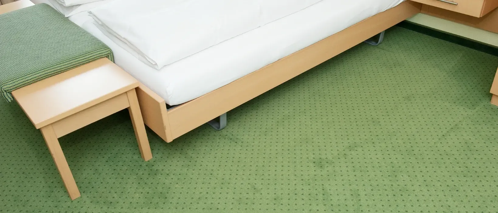 Scherrer AG - Bodenbeläge - Teppich - Teppichboden - textile Bodenbeläge - Vinyl - PVC - Kautschuk - elastische Bodenbeläge - Parkett - Holzboden - Echtholz - Laminat - Laminatboden - Holzoptik - Reinigungsmittel - Reinigungslösungen - Hygiene - Bauaustrocknung - Bautrocknung - Entfeuchtung - Showroom - Ausstellung - Produktpräsentation - Kundenservice