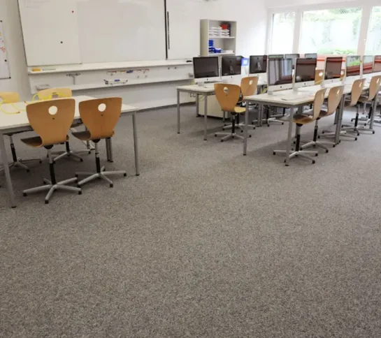 Scherrer AG - Bodenbeläge - Teppich - Teppichboden - textile Bodenbeläge - Vinyl - PVC - Kautschuk - elastische Bodenbeläge - Parkett - Holzboden - Echtholz - Laminat - Laminatboden - Holzoptik - Reinigungsmittel - Reinigungslösungen - Hygiene - Bauaustrocknung - Bautrocknung - Entfeuchtung - Showroom - Ausstellung - Produktpräsentation - Kundenservice