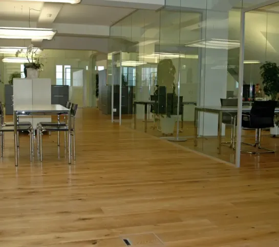 Scherrer AG - Bodenbeläge - Teppich - Teppichboden - textile Bodenbeläge - Vinyl - PVC - Kautschuk - elastische Bodenbeläge - Parkett - Holzboden - Echtholz - Laminat - Laminatboden - Holzoptik - Reinigungsmittel - Reinigungslösungen - Hygiene - Bauaustrocknung - Bautrocknung - Entfeuchtung - Showroom - Ausstellung - Produktpräsentation - Kundenservice