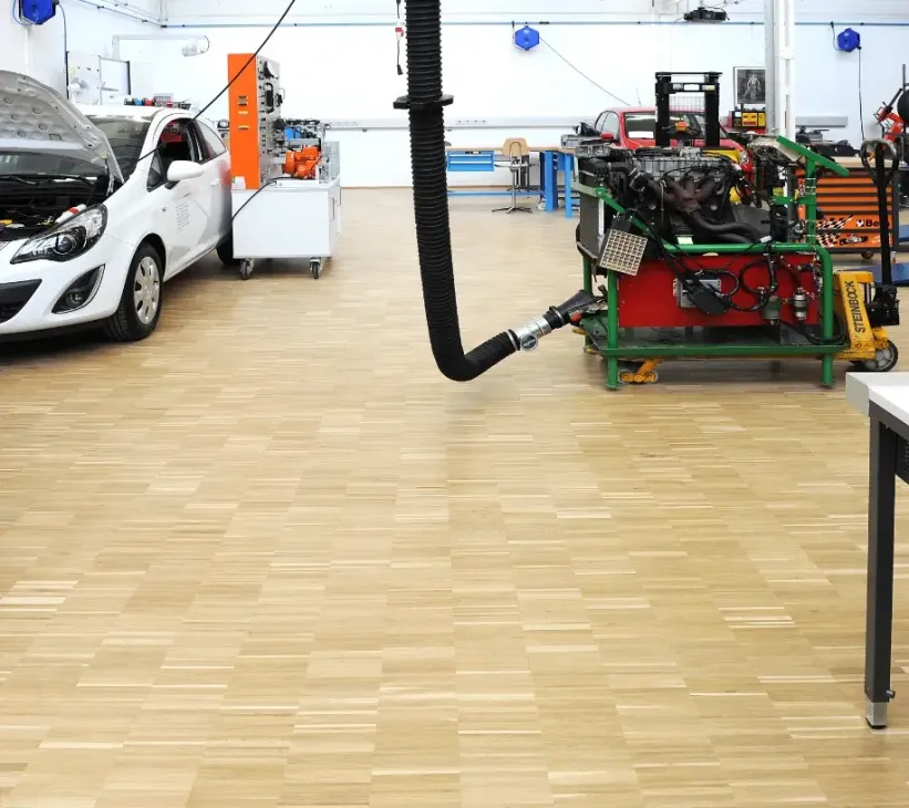 Scherrer AG - Bodenbeläge - Teppich - Teppichboden - textile Bodenbeläge - Vinyl - PVC - Kautschuk - elastische Bodenbeläge - Parkett - Holzboden - Echtholz - Laminat - Laminatboden - Holzoptik - Reinigungsmittel - Reinigungslösungen - Hygiene - Bauaustrocknung - Bautrocknung - Entfeuchtung - Showroom - Ausstellung - Produktpräsentation - Kundenservice