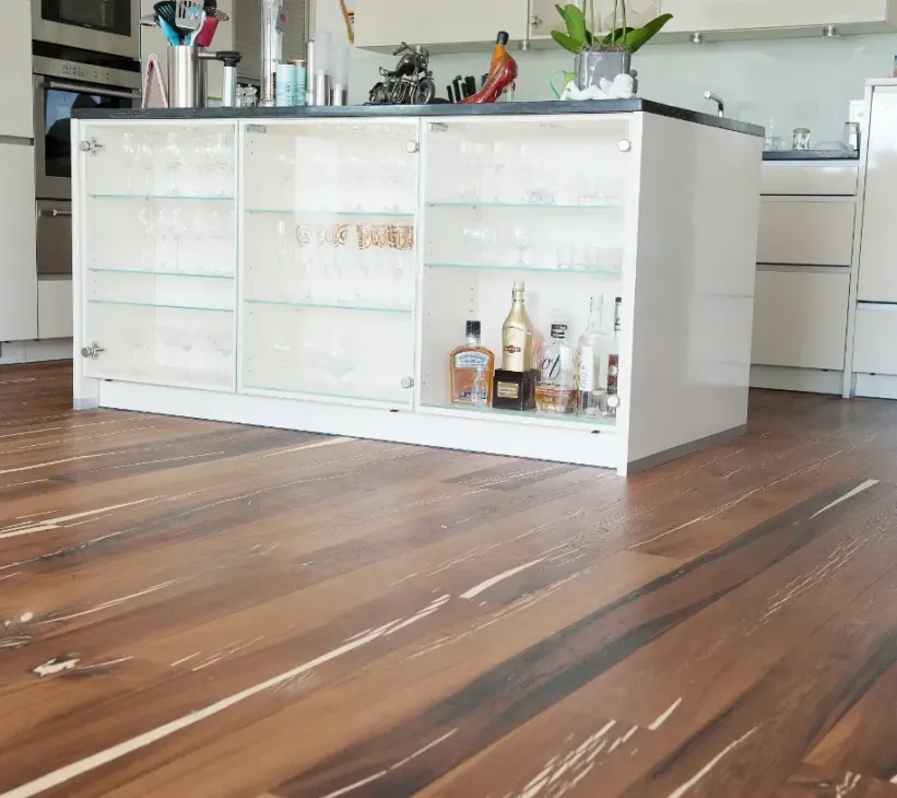 Scherrer AG - Bodenbeläge - Teppich - Teppichboden - textile Bodenbeläge - Vinyl - PVC - Kautschuk - elastische Bodenbeläge - Parkett - Holzboden - Echtholz - Laminat - Laminatboden - Holzoptik - Reinigungsmittel - Reinigungslösungen - Hygiene - Bauaustrocknung - Bautrocknung - Entfeuchtung - Showroom - Ausstellung - Produktpräsentation - Kundenservice