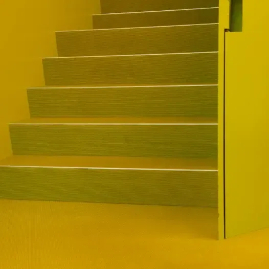 Scherrer AG - Bodenbeläge - Teppich - Teppichboden - textile Bodenbeläge - Vinyl - PVC - Kautschuk - elastische Bodenbeläge - Parkett - Holzboden - Echtholz - Laminat - Laminatboden - Holzoptik - Reinigungsmittel - Reinigungslösungen - Hygiene - Bauaustrocknung - Bautrocknung - Entfeuchtung - Showroom - Ausstellung - Produktpräsentation - Kundenservice