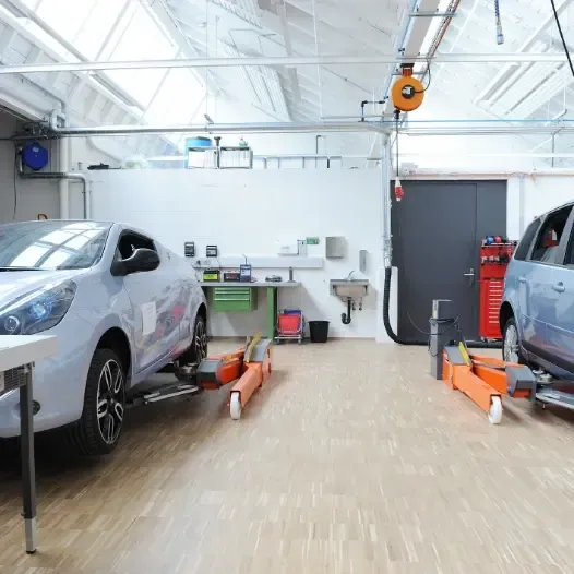 Scherrer AG - Bodenbeläge - Teppich - Teppichboden - textile Bodenbeläge - Vinyl - PVC - Kautschuk - elastische Bodenbeläge - Parkett - Holzboden - Echtholz - Laminat - Laminatboden - Holzoptik - Reinigungsmittel - Reinigungslösungen - Hygiene - Bauaustrocknung - Bautrocknung - Entfeuchtung - Showroom - Ausstellung - Produktpräsentation - Kundenservice